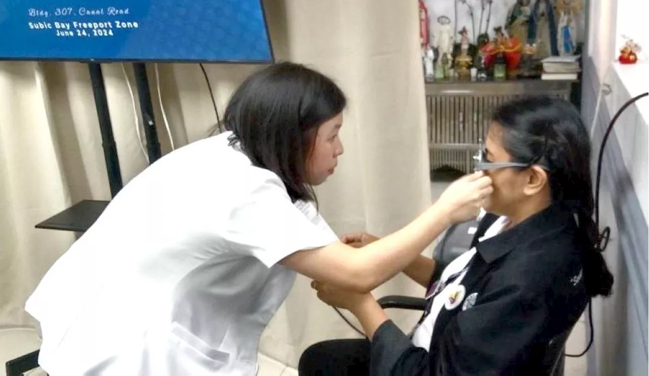 BoC-Port of Subic employees get free eye checkup