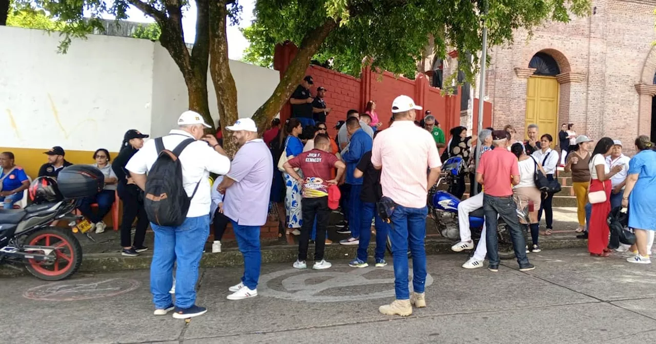 Empleados públicos de la Alcaldía de Barrancabermeja protestan en Barrancabermeja