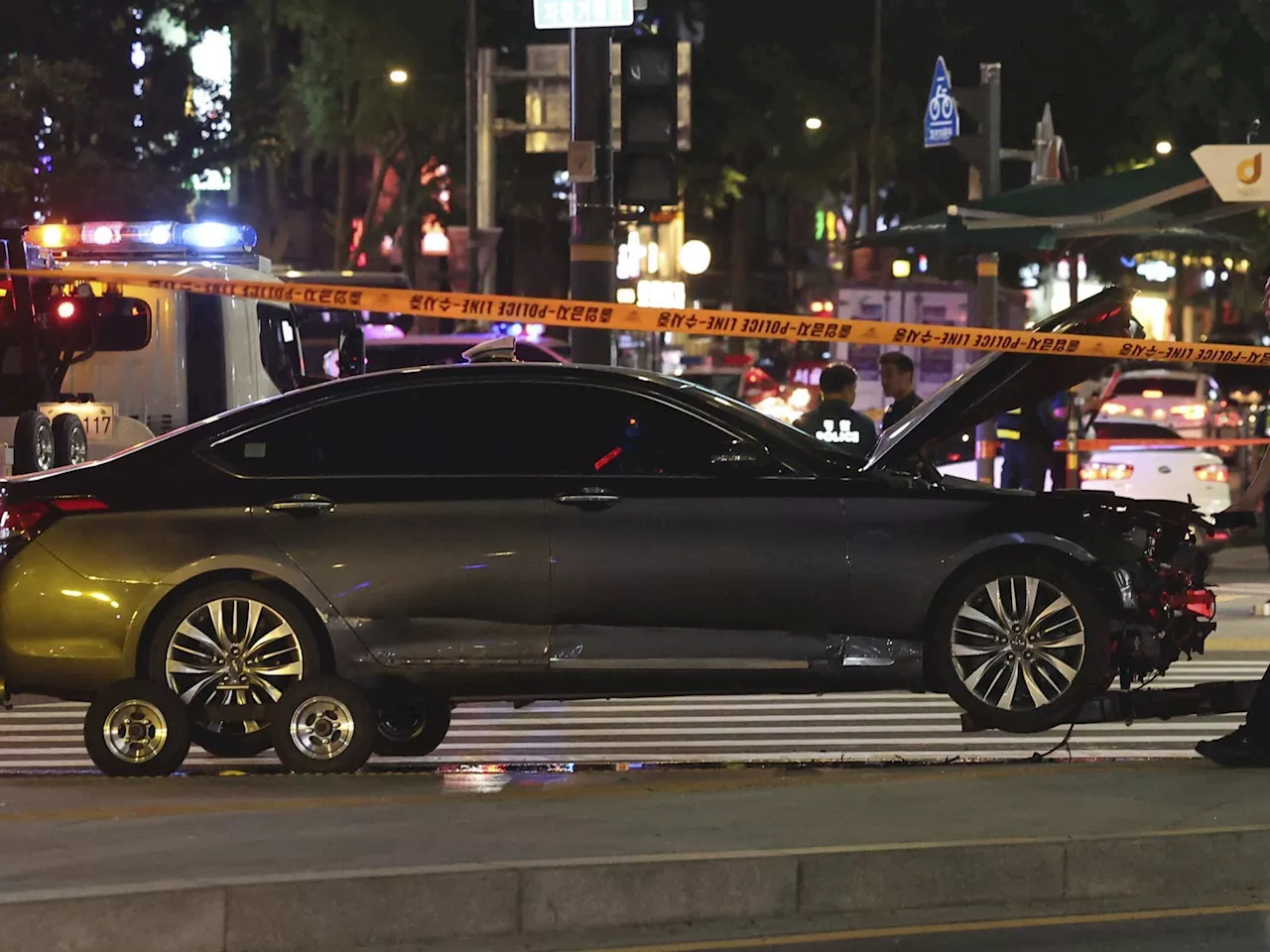 Auto rast in Fußgänger - Neun Tote in Seoul