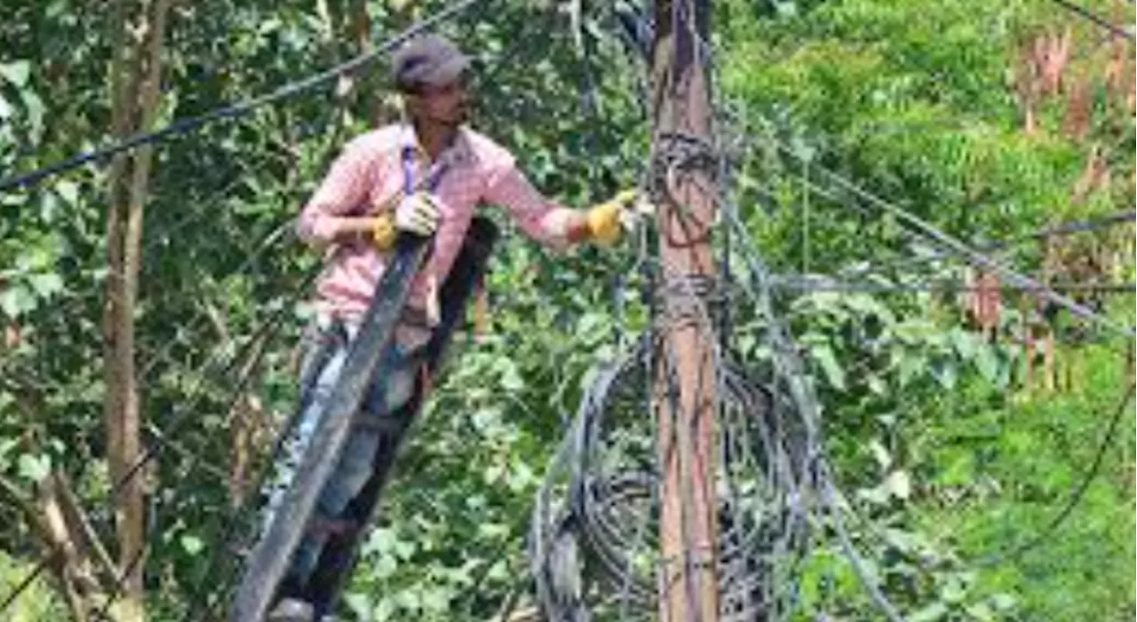Police thrash PTCL staff mistaking them as cable thieves