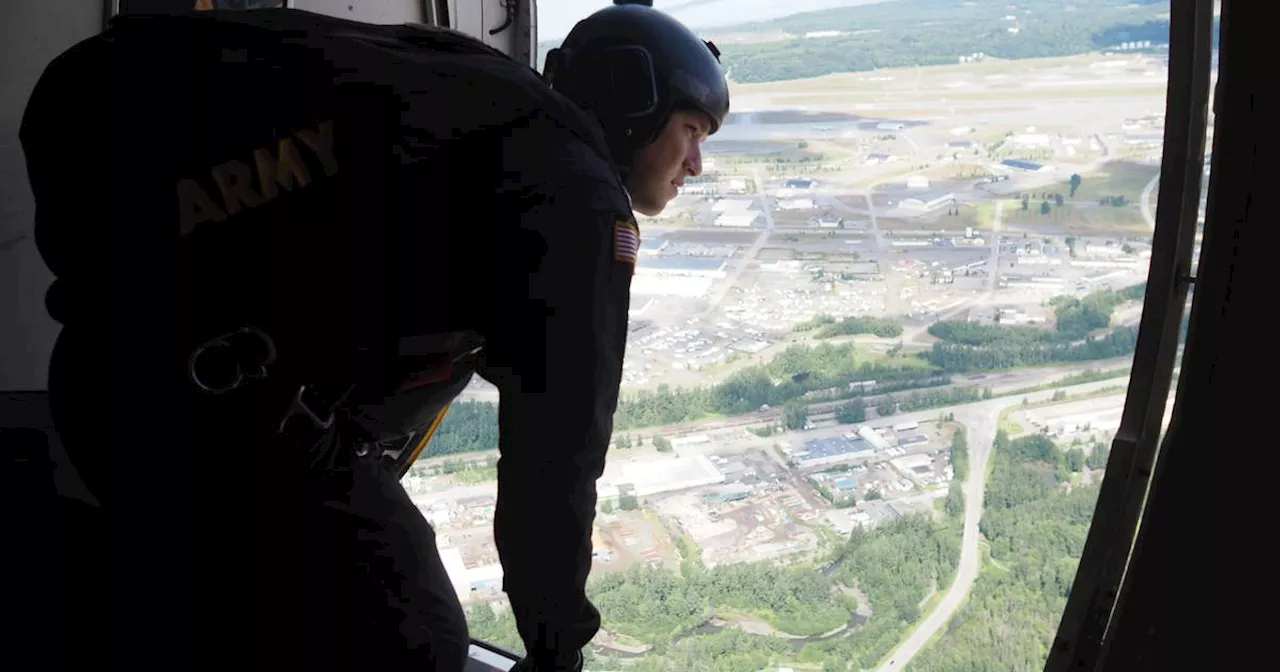 Arctic Thunder air show will fill Anchorage skies with military planes this weekend