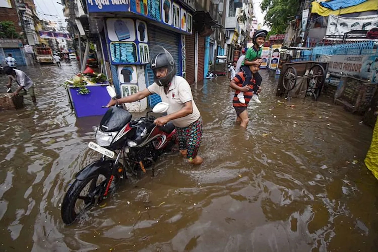 Monsoon Bike Tips: बारिश में अपनी बाइक को सुरक्षित रखने के लिए अपनाएं ये पांच जरूरी टिप्स, लंबी चलेगी