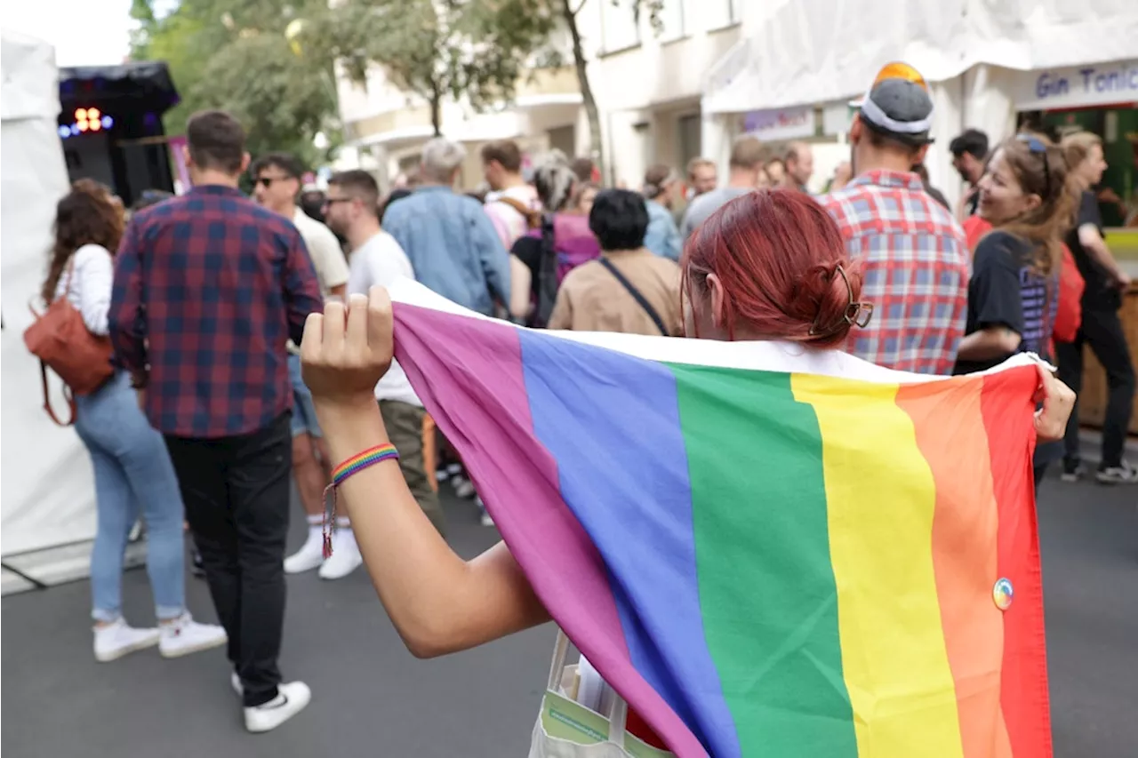 Demos, lesbisch-schwules Stadtfest, Gelöbnis: Sperrungen aktuell