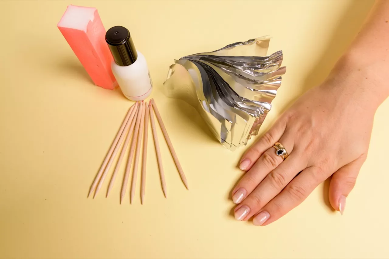 How to Remove Gel Nail Polish the Right Way