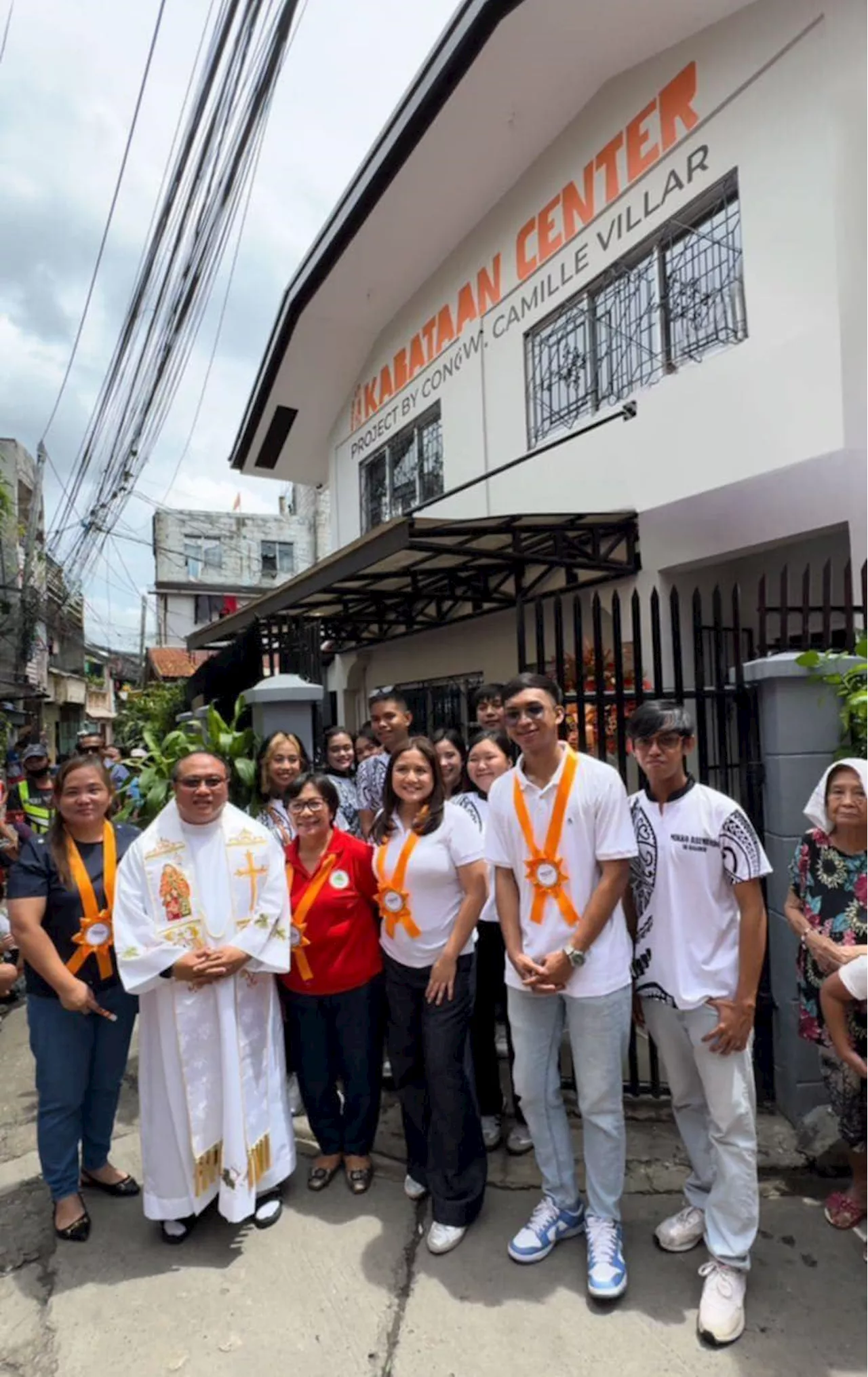 Rep. Villar turns over Kabataan Center to Las Piñas youth group