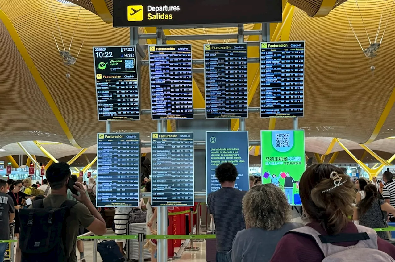 Sábado de resaca para aerolíneas y aeropuertos tras las 500 cancelaciones del viernes en España