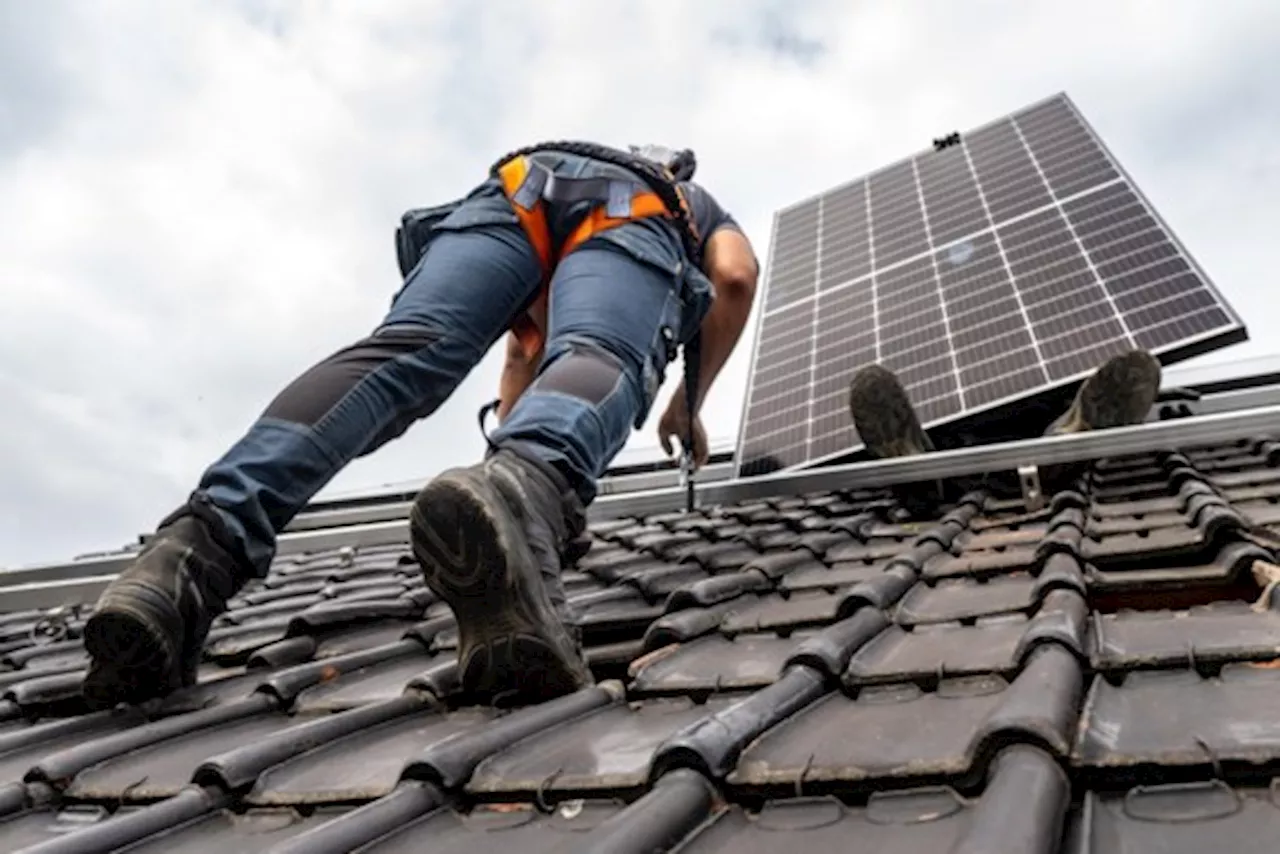 Zonnepanelen zijn geen goudmijn meer: “Er meer installeren dan voor eigen gebruik heeft eigenlijk geen zin”