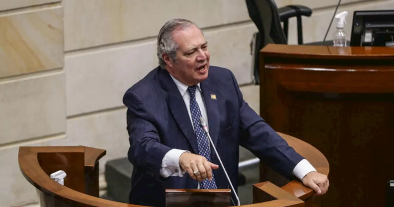 Senador Iván Name aseguró que pagó un alto precio por ser independiente a Petro