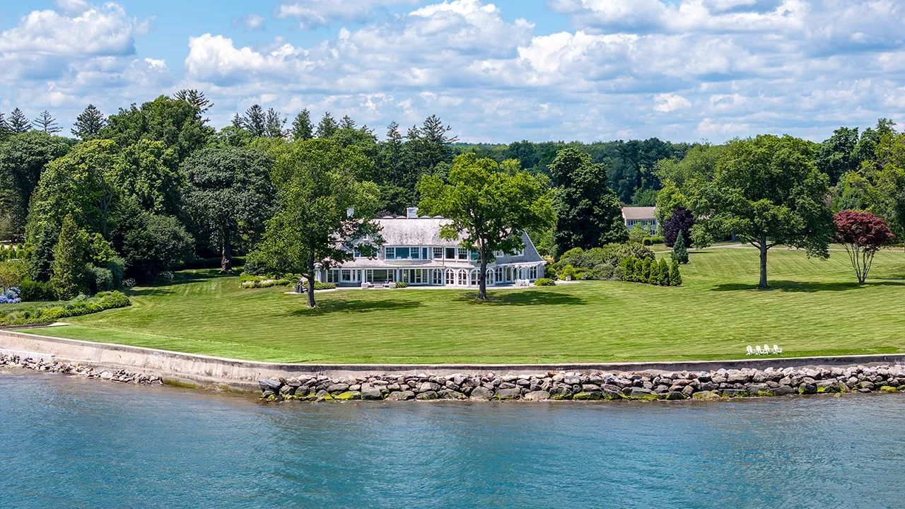 TV host Phil Donahue and actress Marlo Thomas' former $27M Connecticut home could set sale record