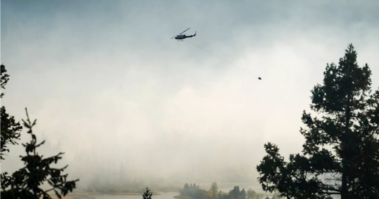 B.C. wildfire: Road closure, evacuation order as 2 fires flank Highway 6 in Slocan Valley