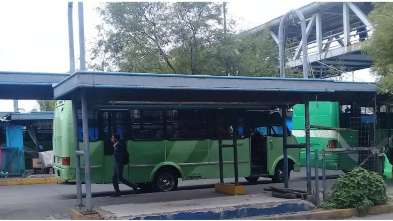 Niegan acceso al Metro a hombre que transportaba a su perrito: SSC responde al altercado