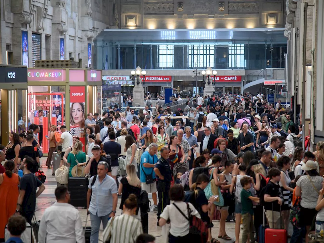 Firenze, treni di nuovo nel caos: uomo sui binari, attese fino a 120 minuti