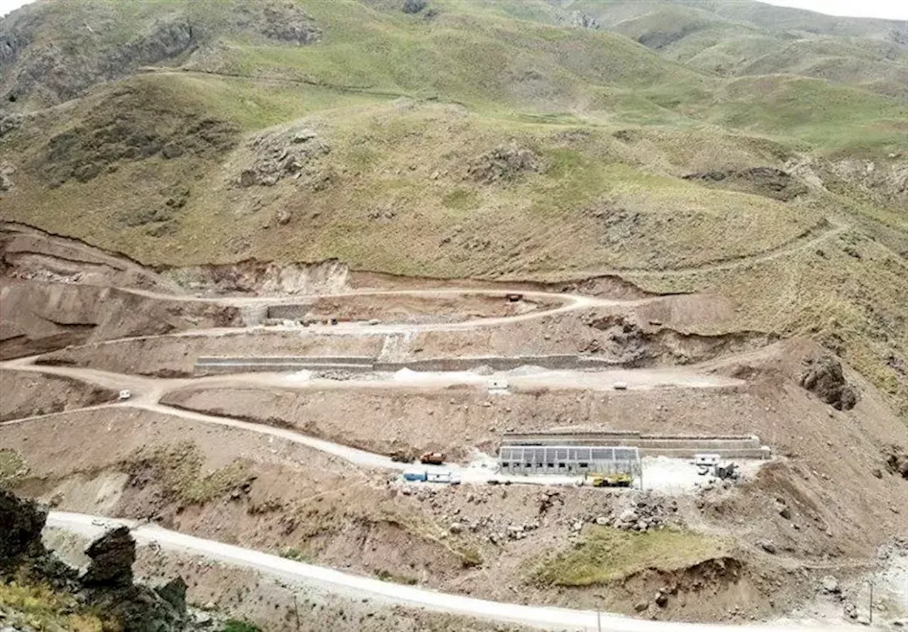 حادثه معدن در روستای «آزاد بر» جاده چالوس/ احتمال محبوس شدن ۴ نفر از کارگران