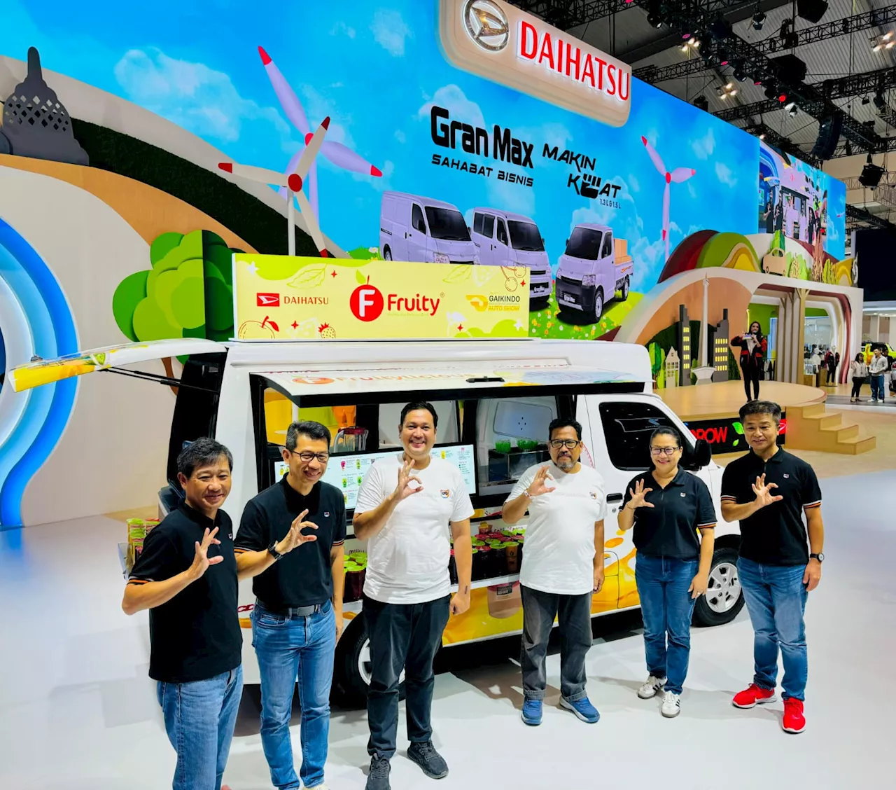 Daihatsu Tawarkan Kemudahan Memiliki Gran Max dan Promo Menarik Lainnya di GIIAS 2024