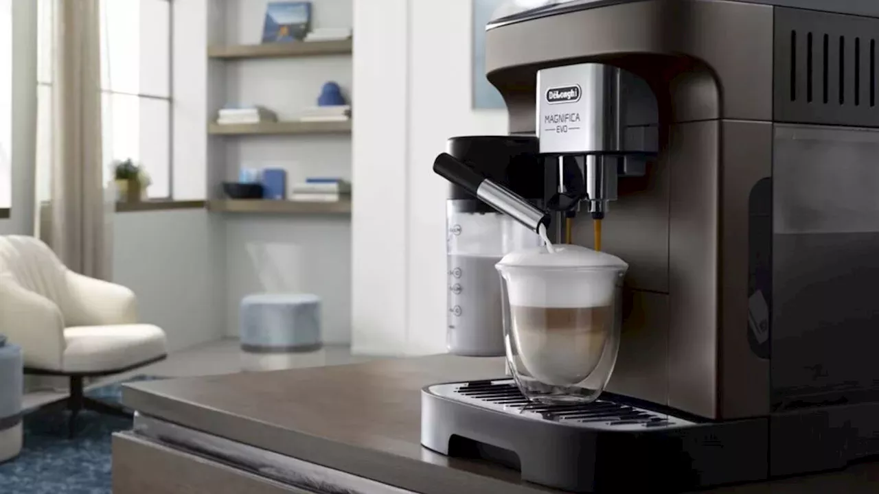 Notée 4/5 étoiles, cette machine à café De’Longhi fait forte impression chez Boulanger