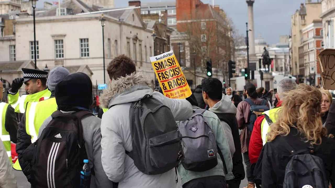 21 Juli 1974: Demo Ribuan Warga di London Terkait Konflik Siprus