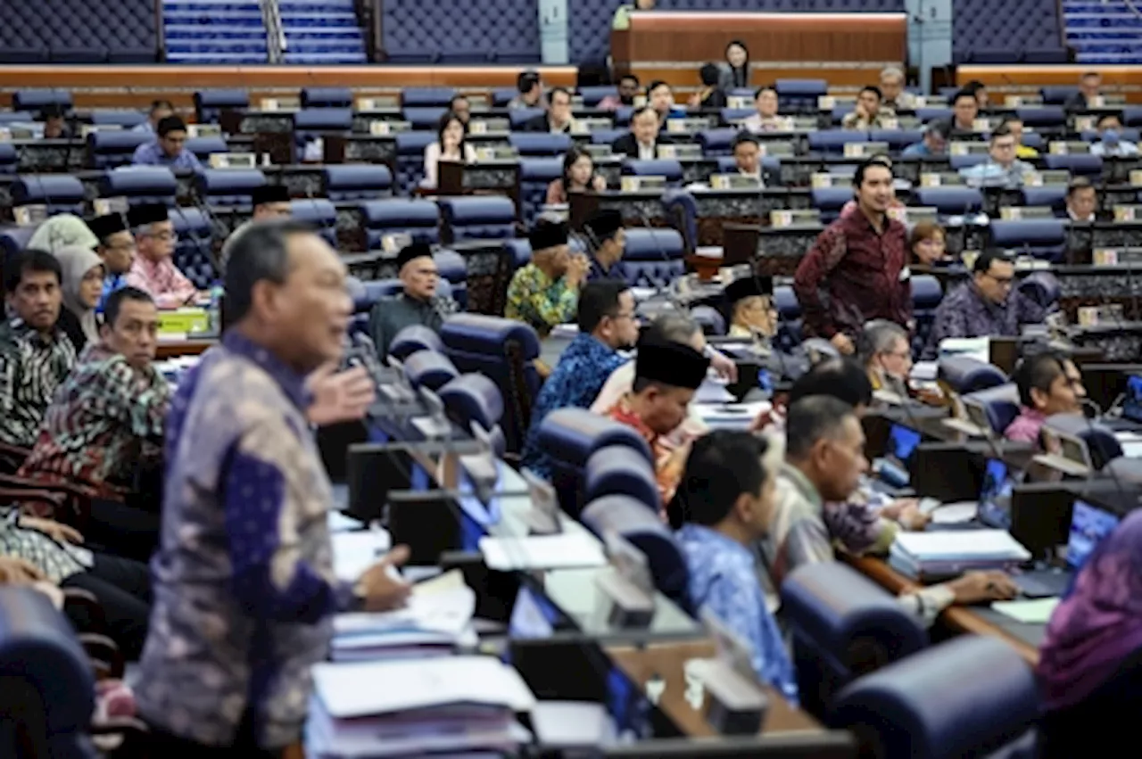 What is ‘Qunut Nazilah’, and why were Perikatan MPs criticised for reciting it in Parliament?