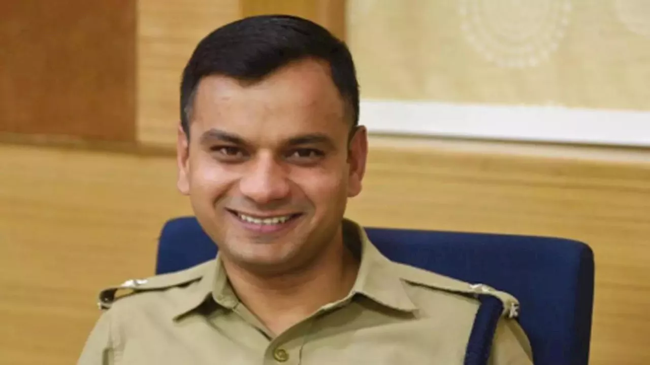 बरेली में दारोगा समेत 4 पुलिसकर्मी सस्पेंड, मुरादाबाद में फरियादी को हड़काने वाला इंस्पेक्टर हटाया गया