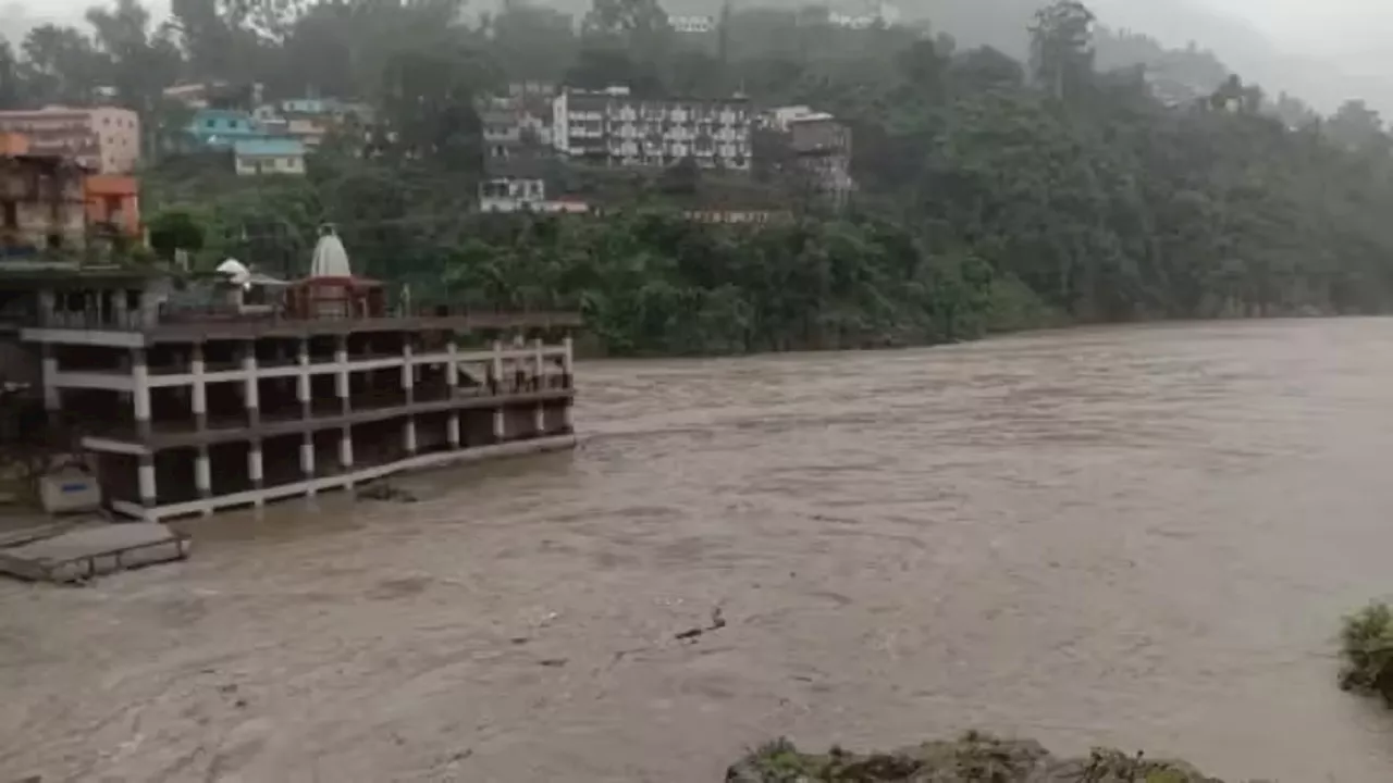 उत्तराखंड में मानसून का कहर, आज तीन जिलों में भारी बारिश का अलर्ट जारी