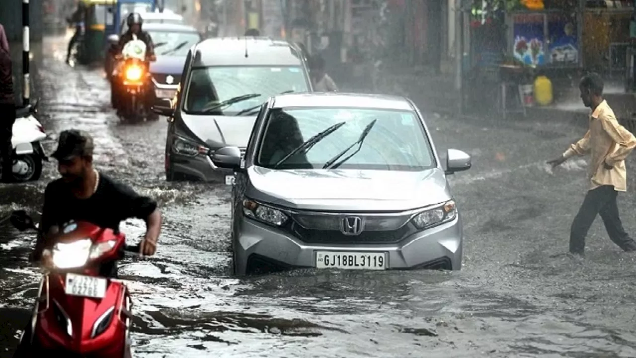 गुजरात में भारी बारिश ने बढ़ाई लोगों की परेशानी, जानें अगले 2 दिन कैसा रहेगा मौसम?