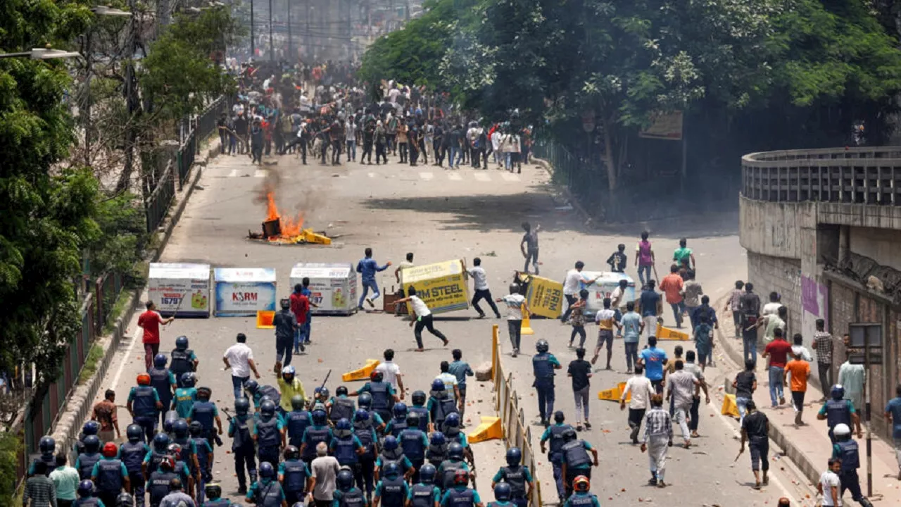 Bangladesh Quota Protests: बांग्लादेश में आरक्षण पर बवाल जारी, अब तक 105 लोगों की मौत, देशभर में लगा कर्फ्यू