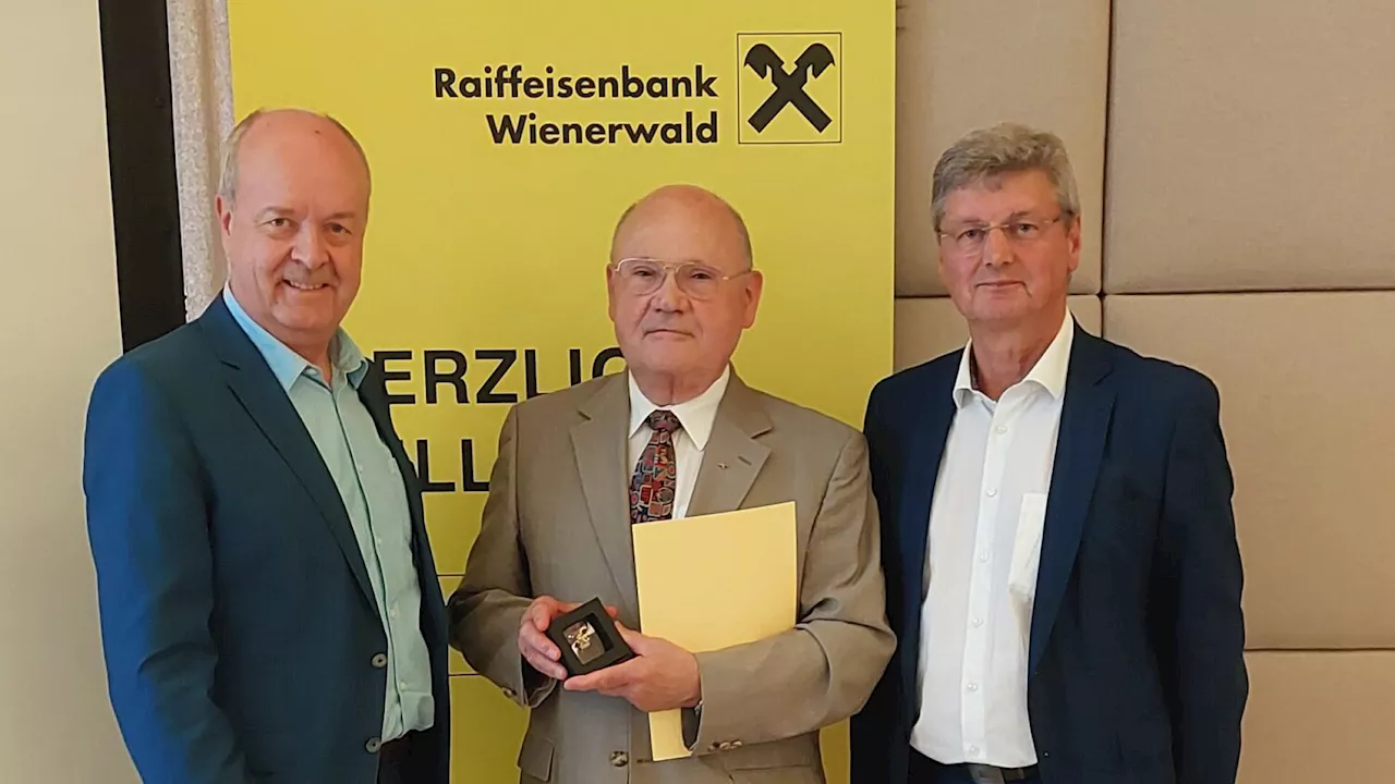 Neuer Obmann bei Raiffeisenbank Wienerwald