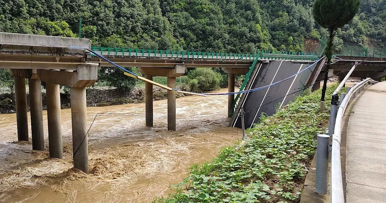 Einsturz von Autobahnbrücke in China: Mindestens zwölf Tote