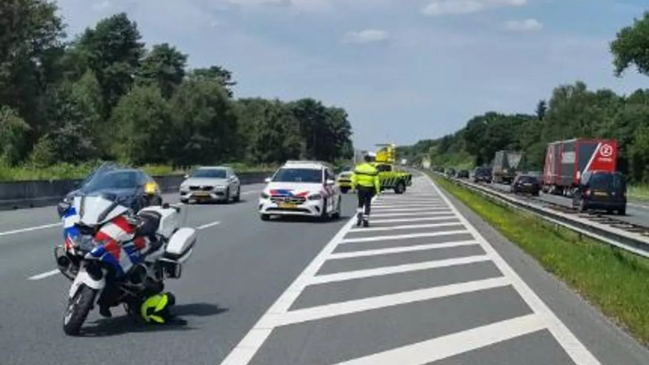 112-nieuws: vier auto's botsen op A2 • geen treinen lijn Breda-Roosendaal