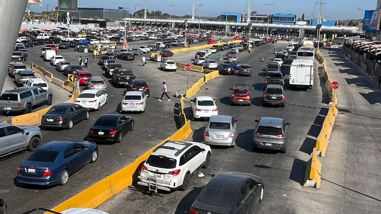 Falla informática provoca caos peatonal y vehícular en frontera de Estados Unidos y México