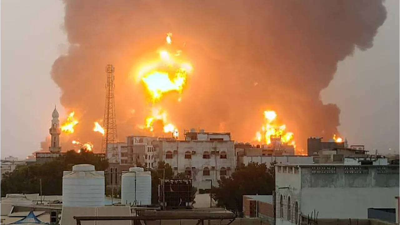 Israel bombardea el puerto yemení de Hodeida en respuesta al ataque de los hutíes sobre Tel Aviv