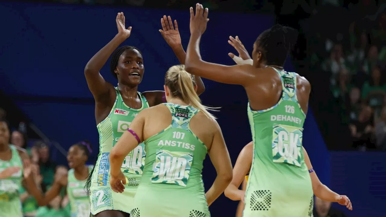 Perennial contenders see off mighty challenge to book Super Netball prelim final showdown