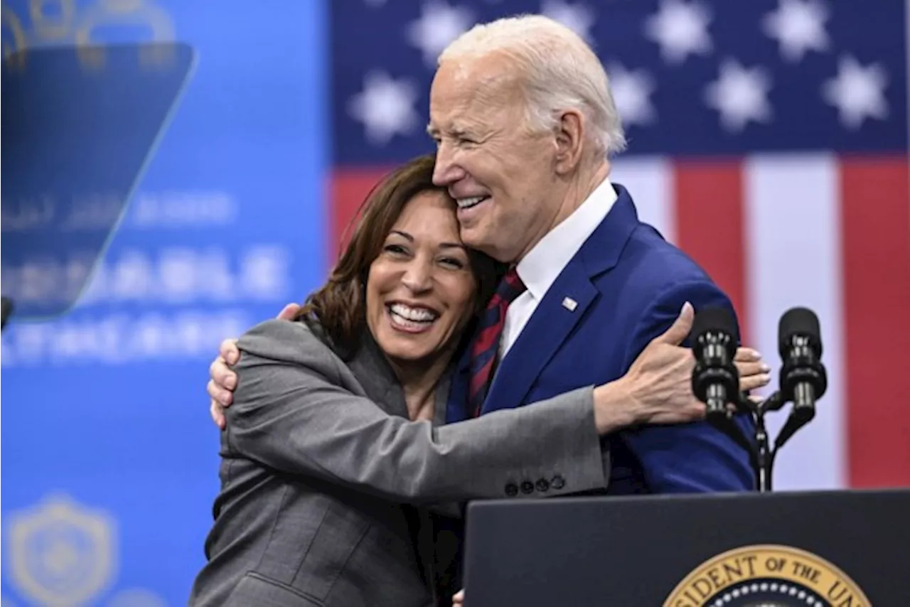 Biden draagt vicepresidente Kamala Harris voor als presidentskandidaat, Trump noemt haar “nog makkelijker te v