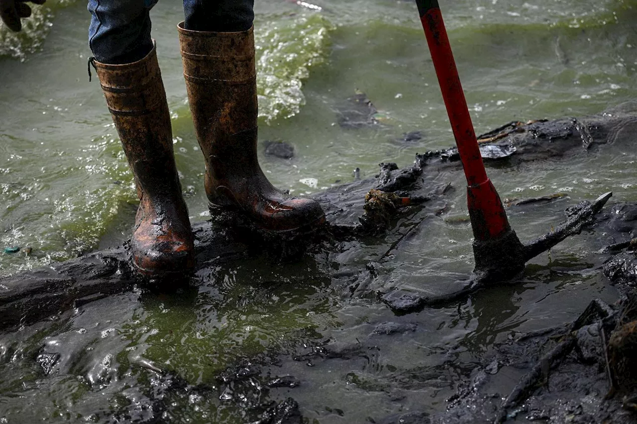 «A vendre»: Maracaibo, capitale pétrolière symbole d'un Venezuela pollué et en crise