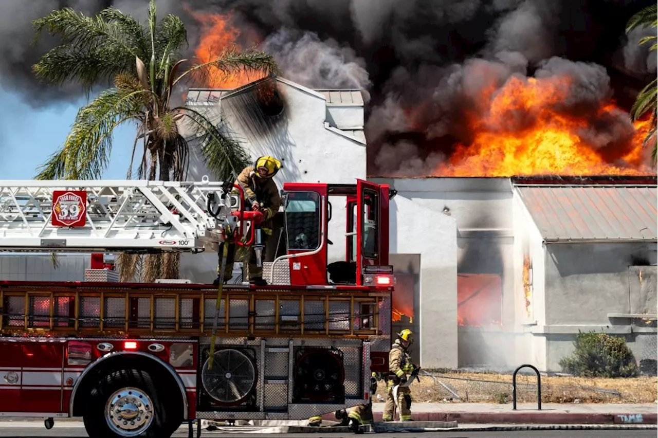 Flames destroy previously burned vacant building in Panorama City