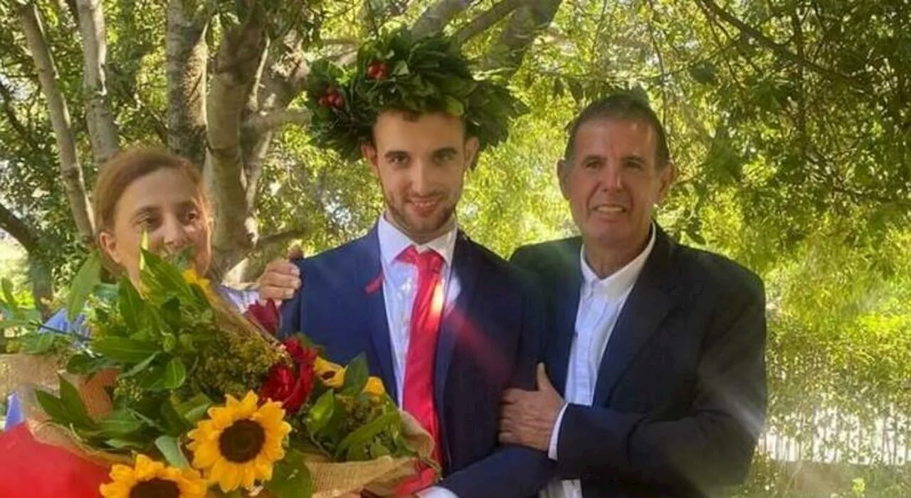 Studente muto si laurea grazie alla voce della cugina. Gianluca: «Non volevo che la malattia vincesse». Cos'è