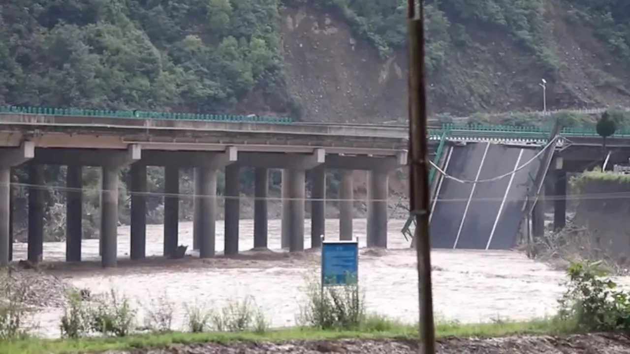 12 Tewas Akibat Jembatan Roboh di Shanxi