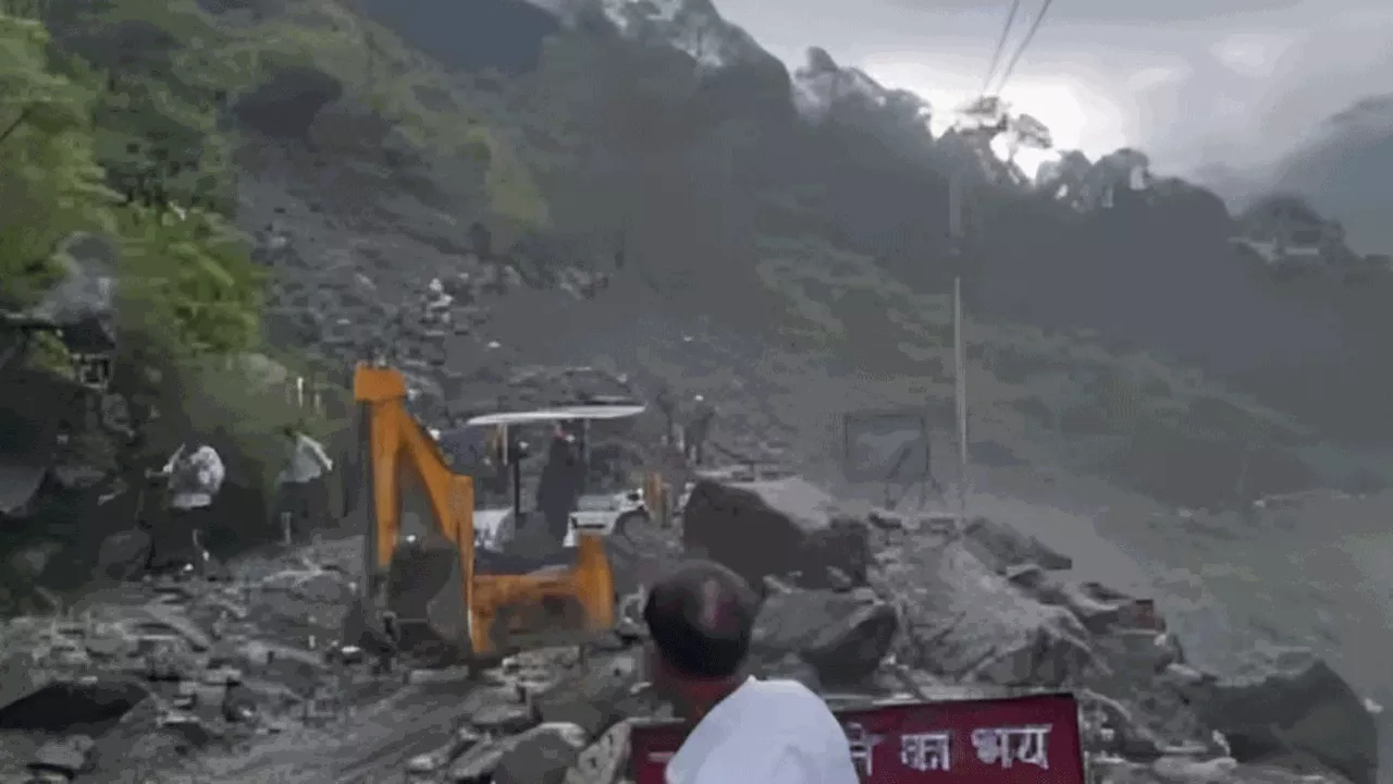 उत्तरकाशी में गंगोत्री नेशनल हाईवे पर पहाड़ से गिरा मलबा, आवाजाही ठप, वाहनों की लगी लंबी कतार