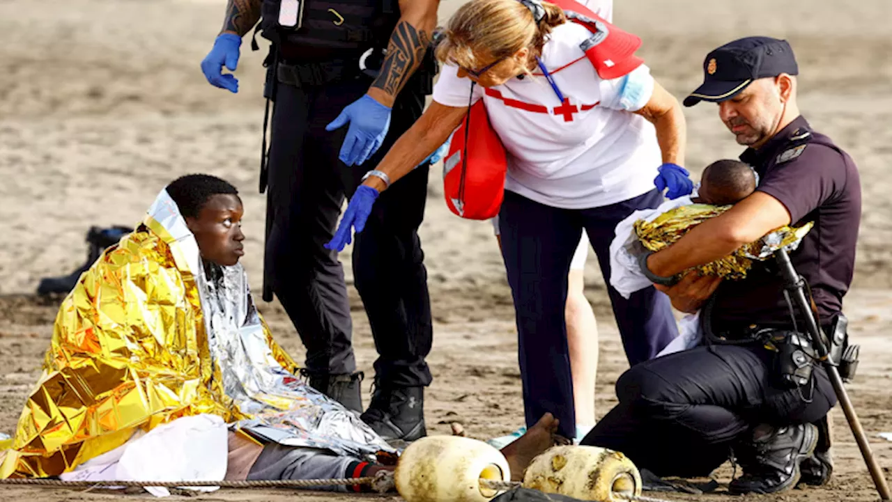 Exhausted migrants arrive on beach in Spain's Canaries - SABC News - Breaking news, special reports,