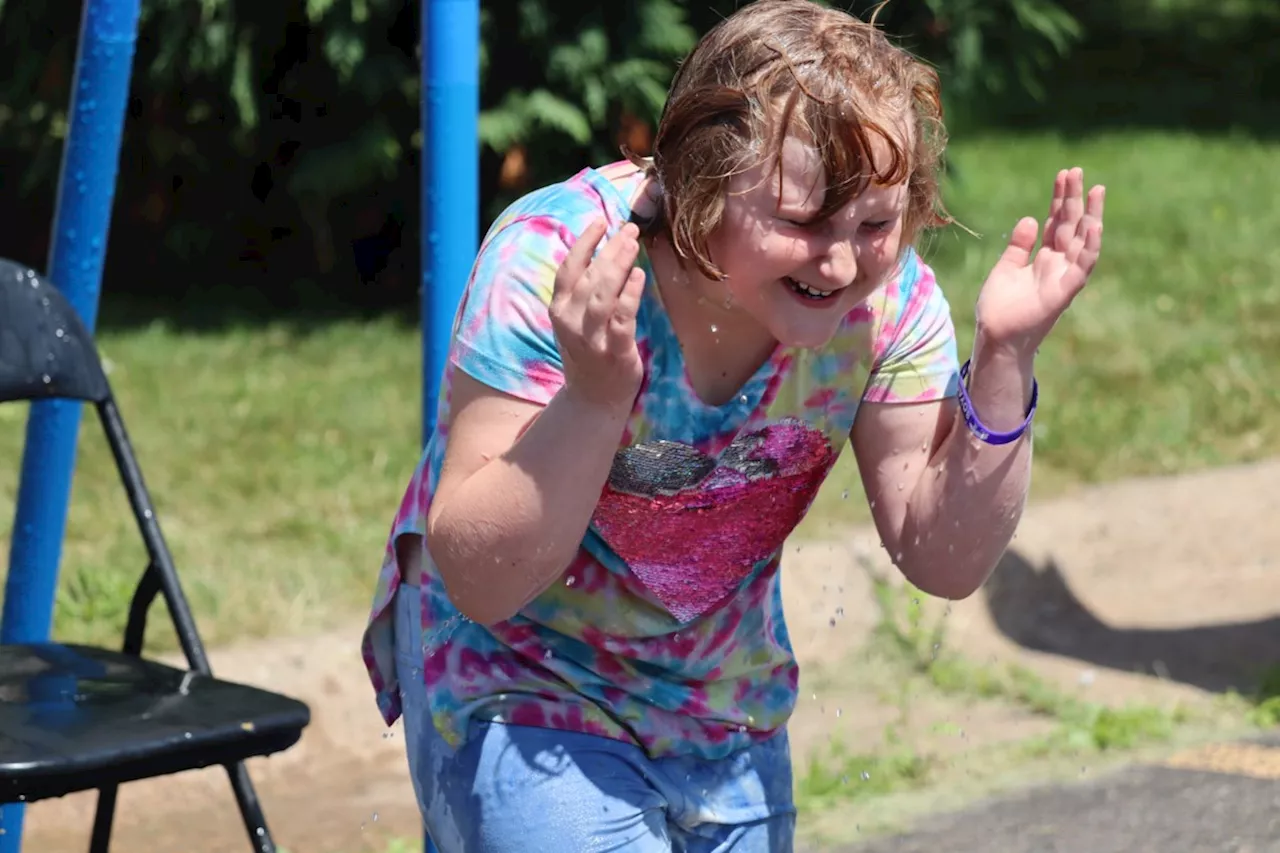 GALLERY: Jamestown families find enjoyable ways to cool off