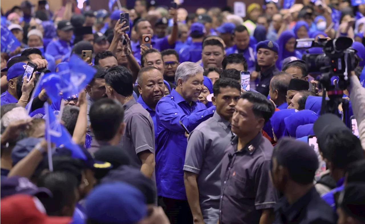 Zahid counters anti-Malaya sentiments at Sabah Barisan convention