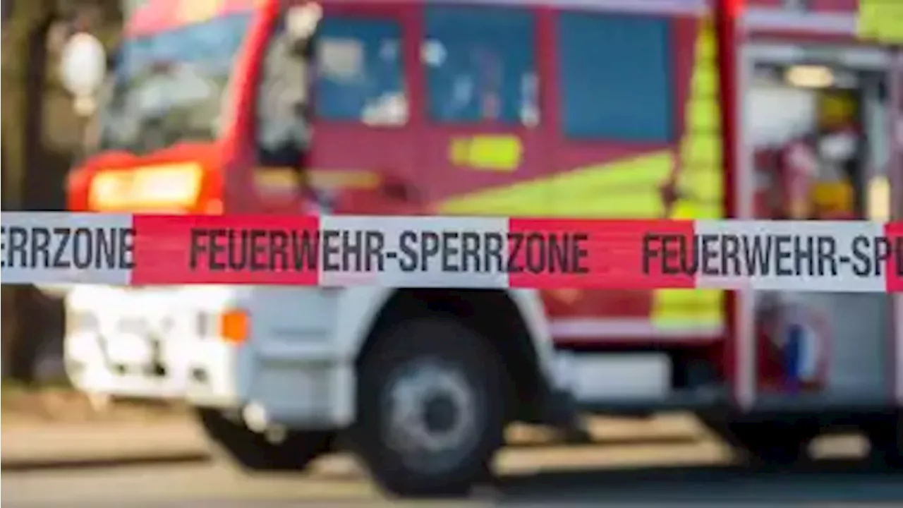 Garagenbrand in Thedinghausen: Feuerwehr rettet Wohnhaus