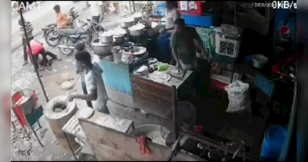 Video: आवारा सांड ने सड़क पर जा रहे शख्स को फुटबॉल बनाया, CCTV वीडियो वायरल