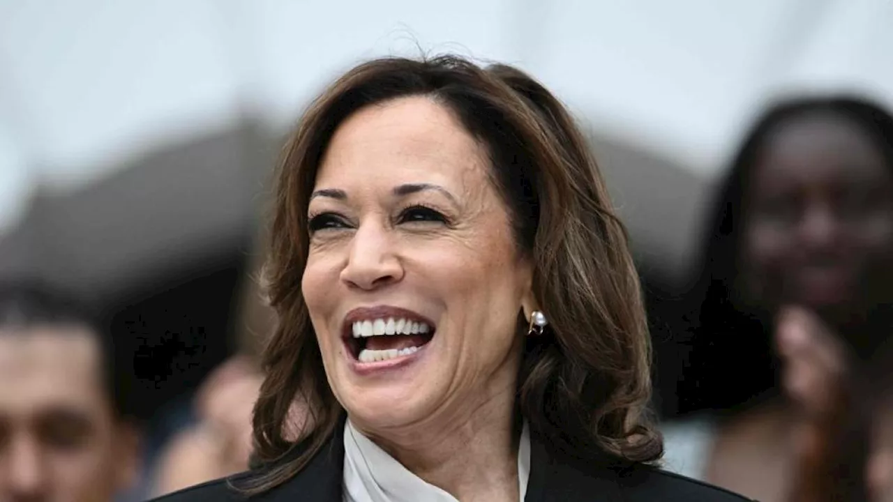 Kamala Harris «celebra» Biden e i dem la blindano: «Siamo con lei»