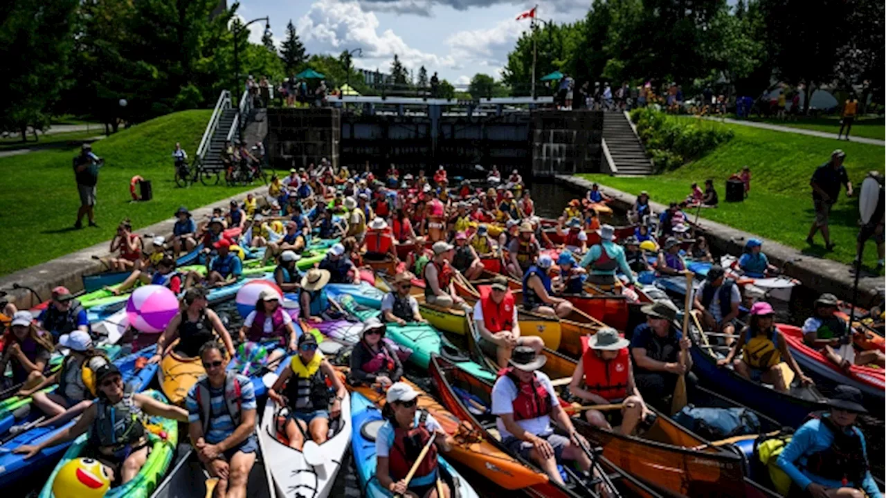 Lock and Paddle brightens the Rideau Canal