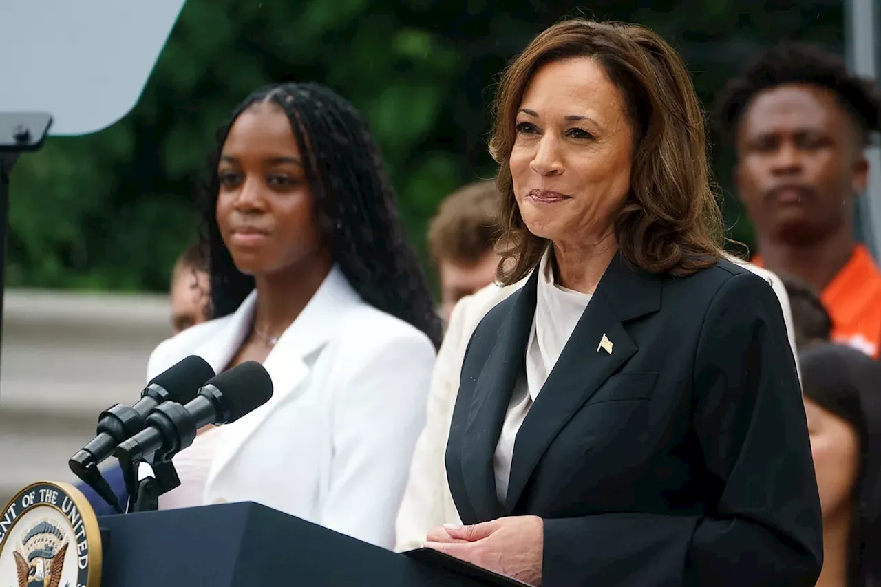 Kamala Harris ensalza a Biden en su primer acto como aspirante a la Casa Blanca