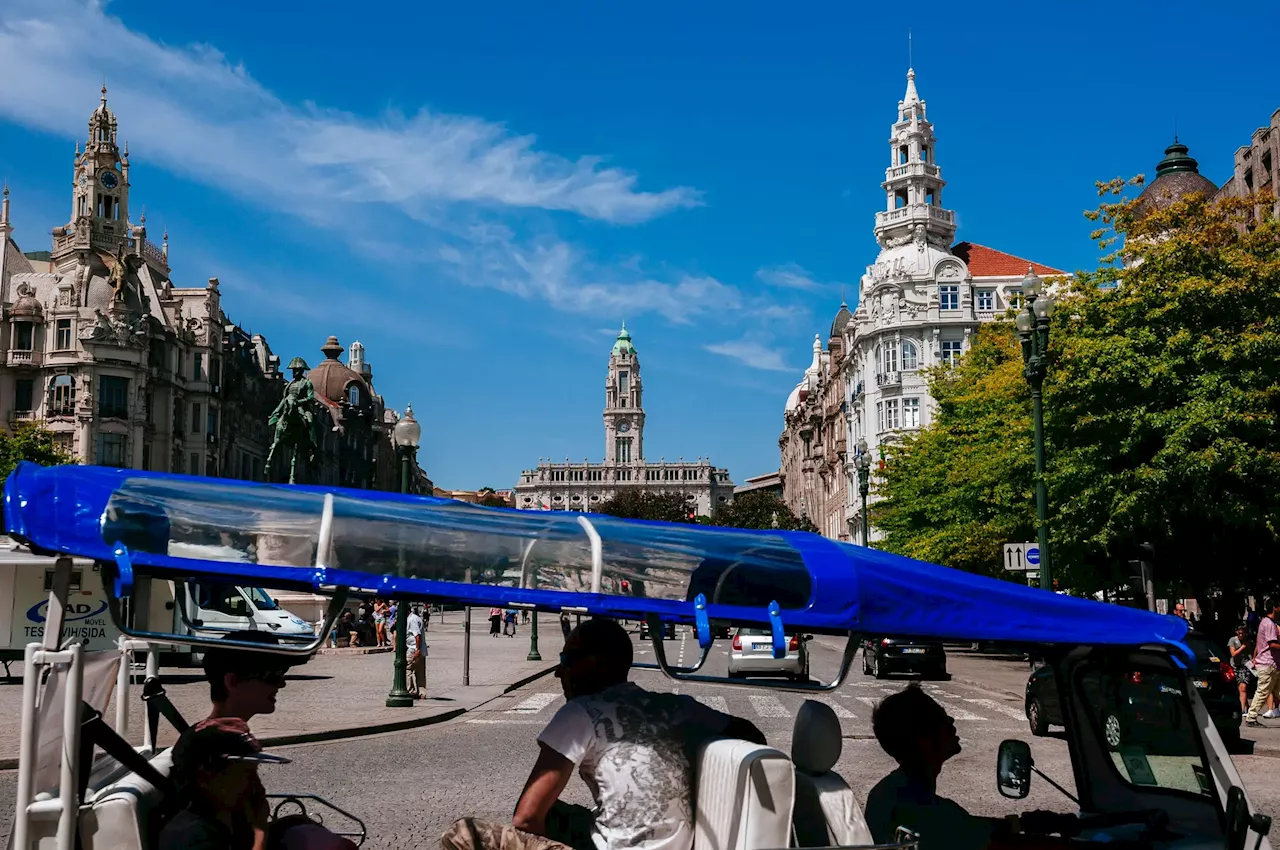 Porto vai limitar 'tuk-tuks' e autocarros de excursões turísticas no centro histórico