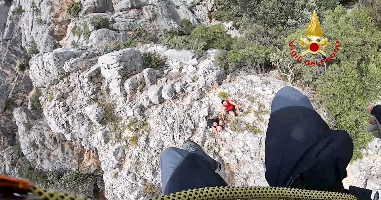 Sardegna, due turisti intrappolati sul canyon di Gorroppu: lo spettacolare salvataggio fatto dai vigili del…