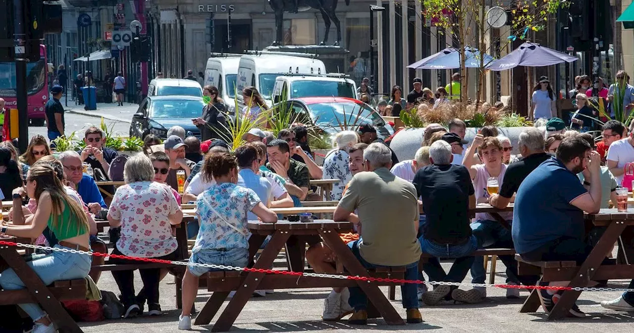 Glasgow to reach 22C tomorrow with sunny spells as temperatures rise