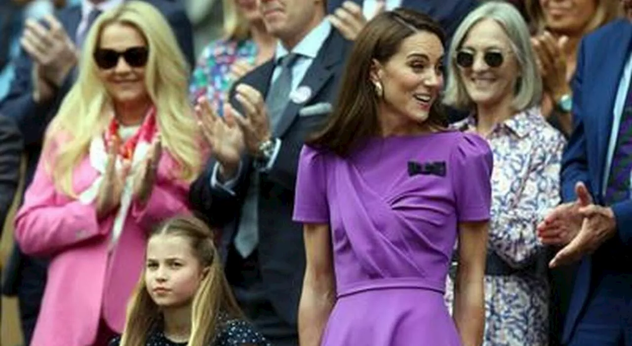 La principessa Charlotte segue le orme di mamma Kate e detta regola di moda: ecco il look che ha stupito tutti