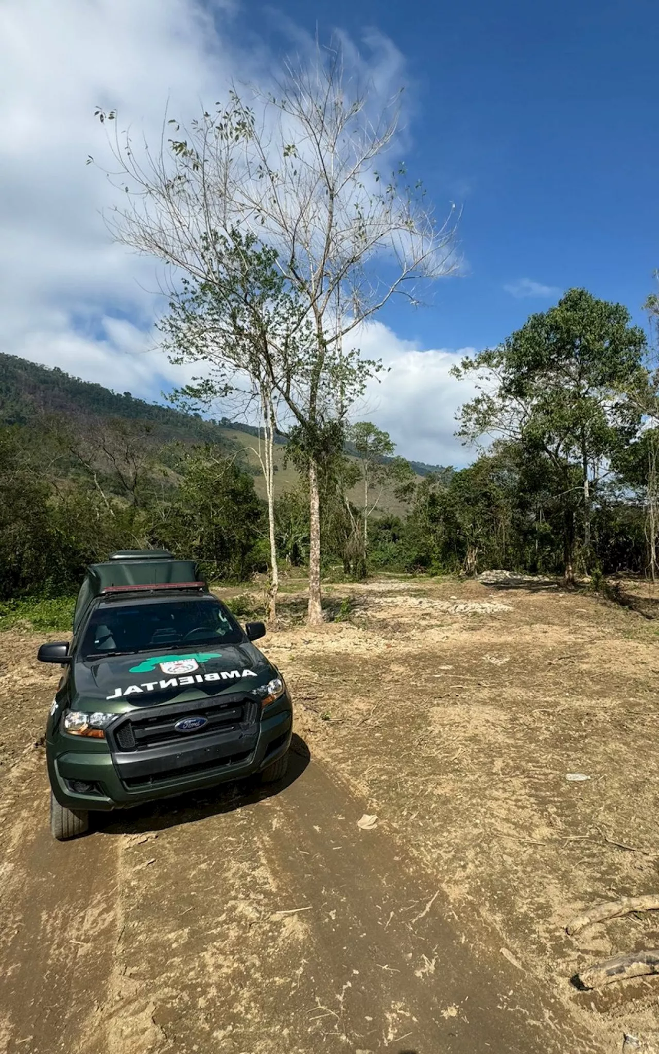 Polícia Ambiental encontra extração mineral na Banqueta